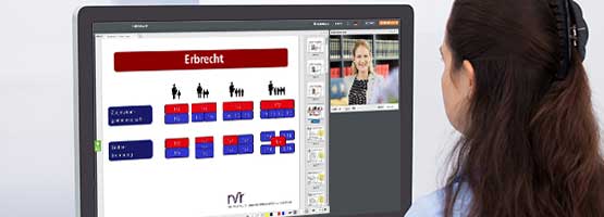 Es wird ein Webinar über Erbrecht an einem Desktop Computer gehalten